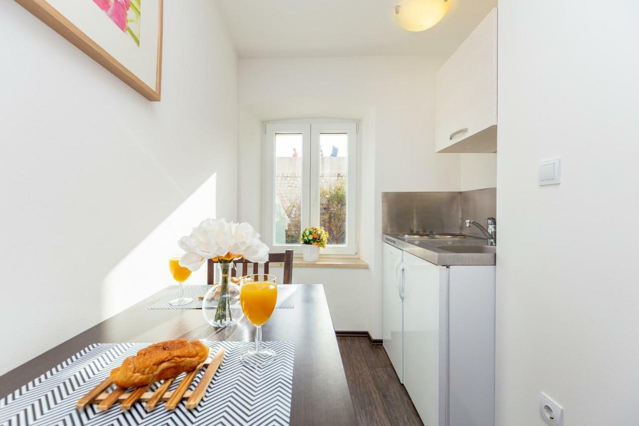 City Wall'S Studio Apartment ดูบรอฟนิก ภายนอก รูปภาพ